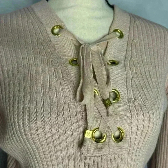 Michael Kors Drawstring w/Gold Hardware Light Peach Pullover Sweater Size Medium - Picture 3 of 15